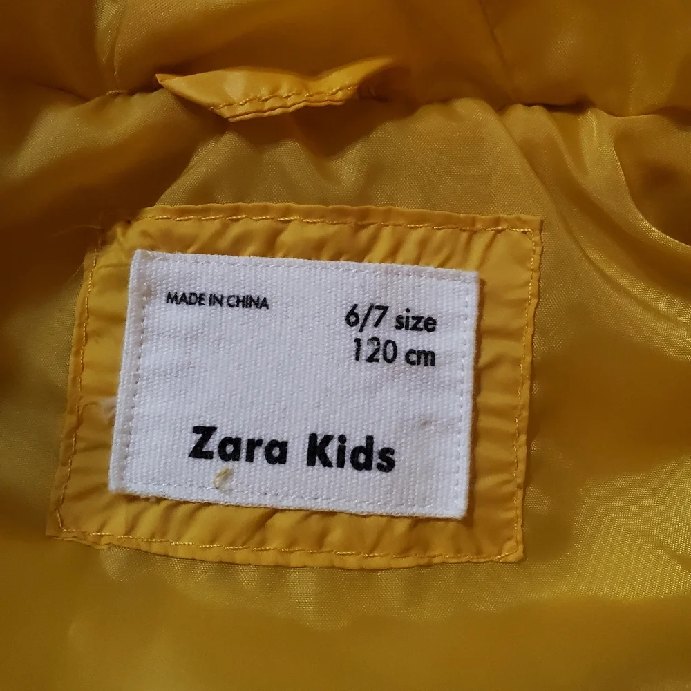 Zara Kids Girls Hooded Zipper Puffer Vest Size 6/7 Yellow